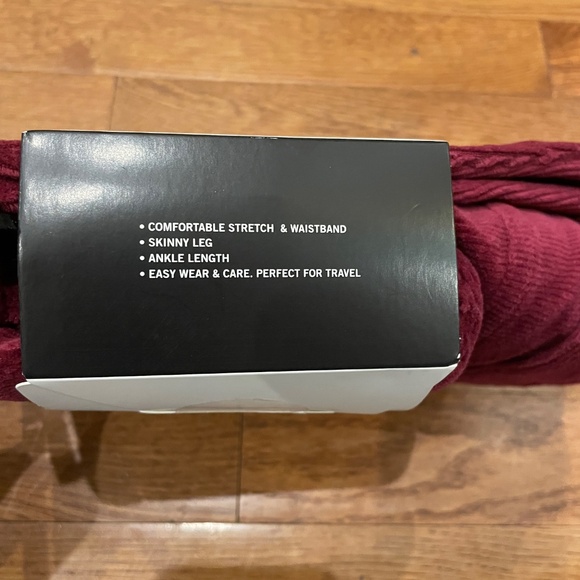 Hue Burgundy Corduroy Leggings - Picture 3 of 7